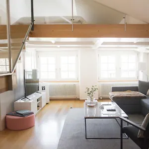 Side Location Bellevue Apartment